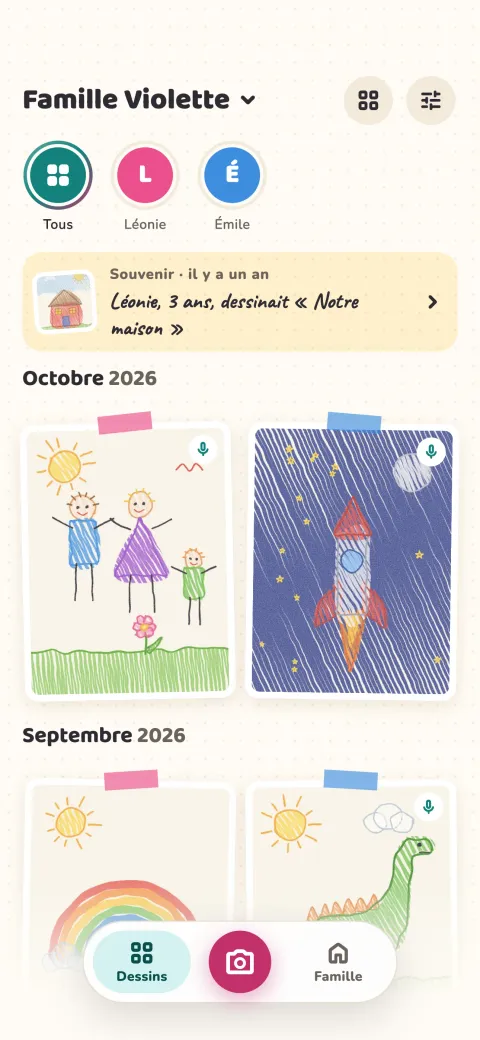 La chronologie : les dessins rangés par mois, filtrés par enfant, avec un souvenir d'il y a un an
